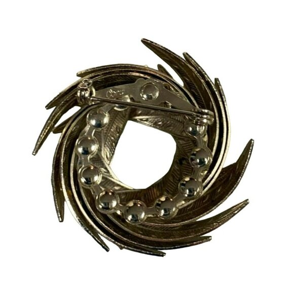 Vintage Signed CORO Silver Tone Overlapping Leaves Wreath Womens Pin Brooch MCM - Picture 3 of 5